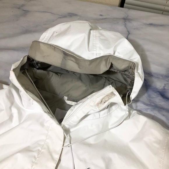 Columbia White and Grey Windbreaker Shell Jacket - Picture 3 of 8